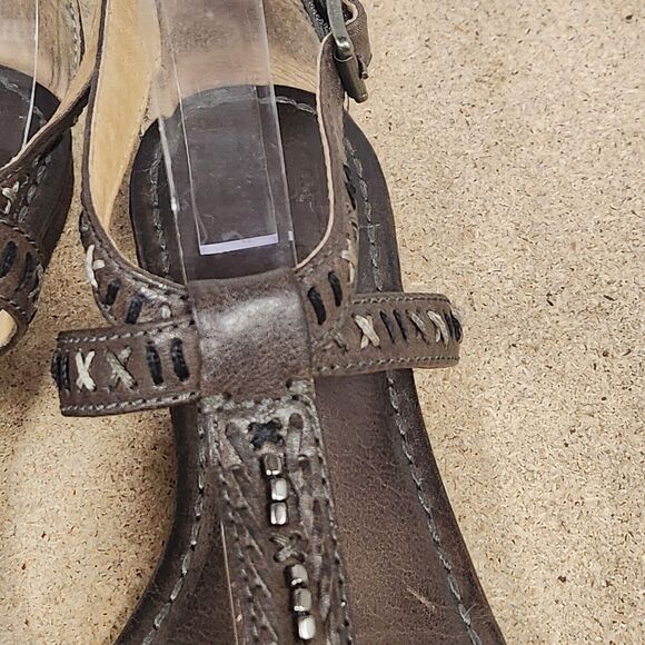Frye Brown Leather Beaded T Thong Sandals Flats Boho Size Cross stitch - Picture 5 of 16